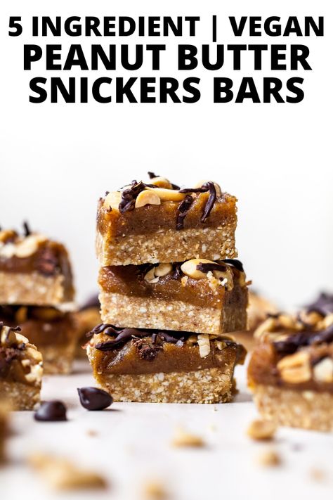 Raw Peanut Butter Slice, Raw Vegan Baking, Easy Raw Desserts, Vegan Bars Recipe, Raw Snickers Bar, Easy Raw Vegan Dessert, Raw Vegan Treats, Vegan Snickers Bar, Raw Vegan Snickers