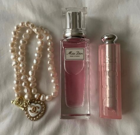 Dior Aesthetic, Dior Girl, Fancy Makeup, Perfume Lover, Miss Dior, Old Money Aesthetic, Pink Princess, Perfume Collection, Pretty Makeup