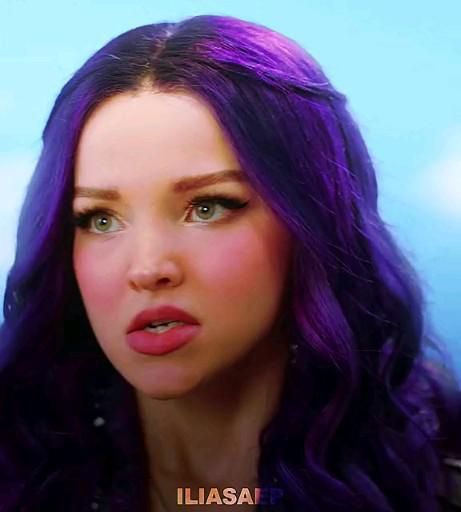 Decendants Edits, I'm Mad At Disney, Descendants Videos, Dove Cameron Descendants, Disney Descendants Characters, Mal Bertha, Mal Descendants, Descendants Movie, Descendants Characters