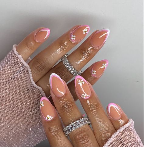 Short Almond Acrylic Nails Design Trendy, Cute Short Almond Nails Ideas, Extra Short Almond Nails, Baddie Nails Ideas, Nails Ideas 2023, Summer Stiletto Nails, Almond Acrylic Nails Designs, Blue And Silver Nails, Nail Glam