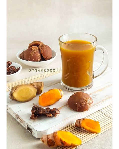 Kunyit Asam, Herbal Drink, Herbal Drinks, Juicing For Health, Pretzel Bites, Traditional Food, Benefits, Drinks, Health