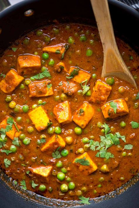 Mater Paneer, Paneer Recipes Indian, Veg Recipe, Cartoon Chef, Paneer Recipe, Random Recipes, Tomato Gravy, Cricket Wallpapers, Tasty Recipes Videos