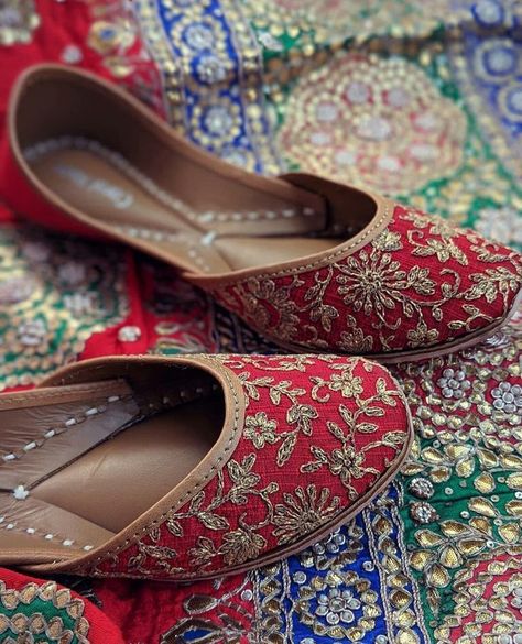 Country Costume, Bridal Jutti, Indian Jutti, Pakistani Shoes, Bridal Sandals Heels, Indian Sandals, Wedding Sandals For Bride, Indian Wedding Shoes, Best Bridal Shoes