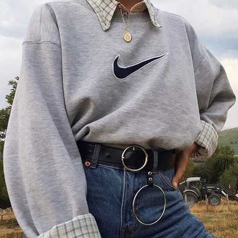 Sweatshirts + Button Ups - Imgur Aesthetic Retro Outfit, Bekväma Outfits, Vestiti Edgy, Mode Retro, Populaire Outfits, Ordinary People, Ținută Casual, Modieuze Outfits, Indie Outfits