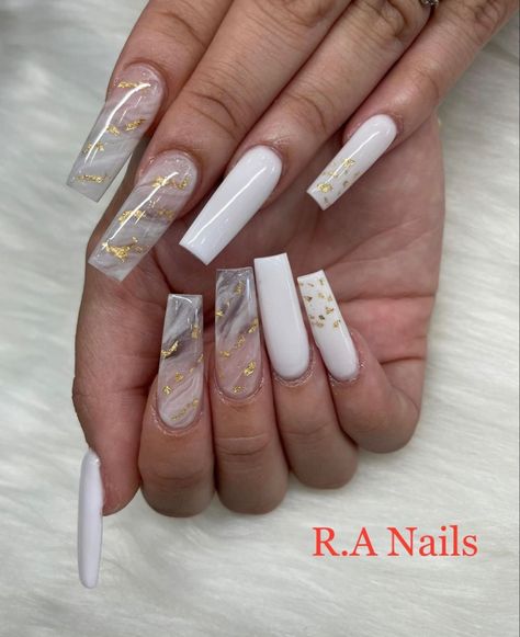 White And Silver Marble Nails, White Marble Nails With Gold Flakes, Marble Nails With Gold Flakes, Marble Nails With Gold, Nails With Gold Flakes, White Marble Nails, Nails Marble, Nails With Gold, Marble Nail Designs