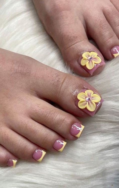 3d Flower On Toenails, Hibiscus Flower Toe Nails, Nail Feet Design, Acrylic Toe Ideas, Cute Toe Designs, French Tip Toes With Flower, Cute Summer Toes, Acrylic Toes Ideas, Cute Acrylic Toes