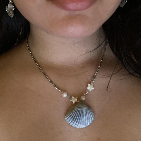 Mermaid shell necklace * made from a real shell... - Depop Mermaid Jewelry Necklaces, Mermaid Core Jewelry Diy, Mermaid Core Necklace, Seashell Necklace Aesthetic, Shell Necklace Aesthetic, Mermaid Core Jewelry, Mermaidcore Jewelry, Seashell Necklace Diy, Mermaid Shell Necklace