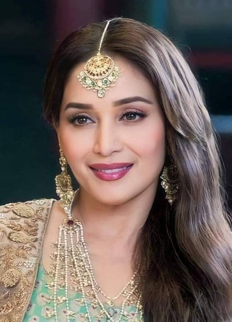 Maduri Dixit, All Actress, Madhuri Dixit, New Makeup, Bollywood Girls, Amber Heard, Bollywood Fashion, Desi Beauty, Woman Face