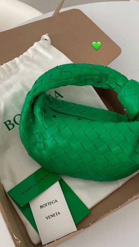 Bottega Green, Wag Dr, Mini Jodie, Expensive Bag, Bottega Veneta Bag, Luxury Bags Collection, Bag Obsession, Hot Bags, Luxe Jewelry