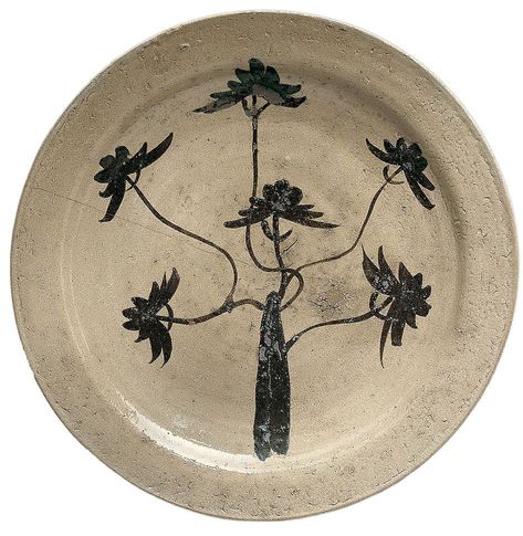 Platter (Ōzara) with Pine Tree, Stoneware with underglaze iron oxide decoration (Hizen ware, Karatsu type), Japan Oribe Ware, White Platter, Classic Image, Edo Period, Korean Art, Ceramics Ideas Pottery, Japanese Pottery, Modern Love, Japanese Ceramics