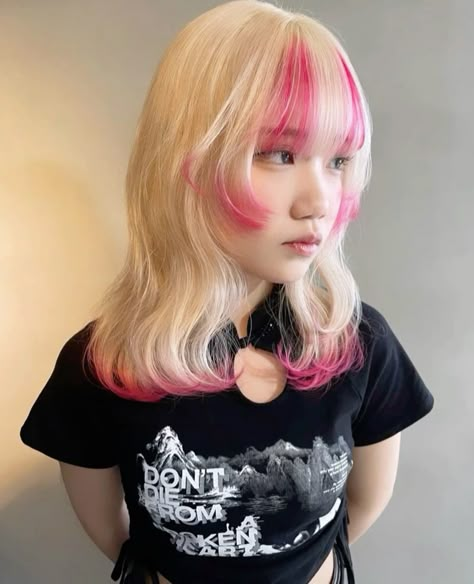 #uniquehaircolor #hair #haircolorideas #hairinspo #haircut #haircoloraesthetic Blonde Hime Cut, Best Haircuts For Women, Hime Cut, Dyed Tips, Hair Dye Tips, Pink Blonde Hair, Hot Pink Hair, Haircut 2024, Dyed Hair Inspiration