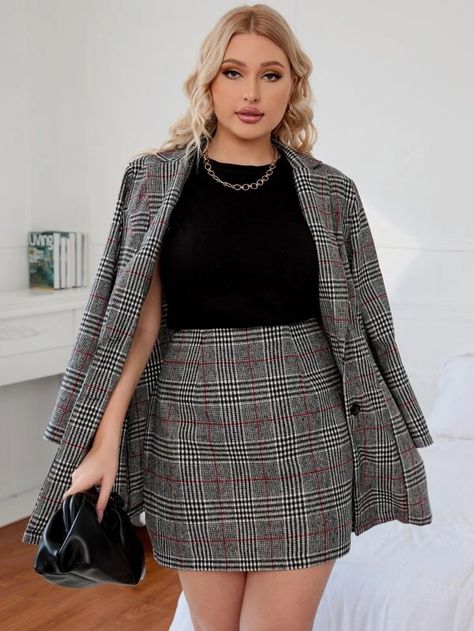 Plus Size Skirt Suit, Mini Skirt Plus Size Outfit, Plus Size Office Outfits Business Casual, Business Casual Outfits Curvy, Wedding Coordinator Outfit, Corporate Goth Plus Size, Lawyer Fits, Plus Size Office Wear, Business Casual Plus Size