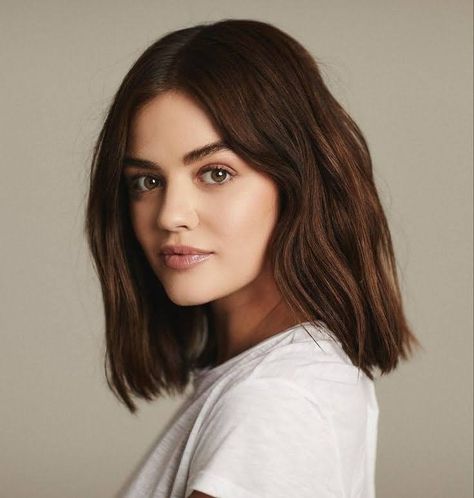 Lucy Hale Brown Hair, Lucy Hale Hair Medium, Lucy Hale Short Hair, Lucy Hale Hair, Short Brunette Hair, Bangs With Medium Hair, Lob Hairstyle, Katie Mcgrath, Short Hair Styles For Round Faces