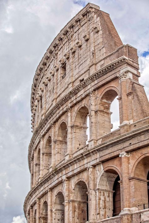 Roman Buildings Architecture, Roman Architecture Aesthetic, Ancient Rome Architecture, Ancient Rome Aesthetic, Rome Buildings, Roman Buildings, Roman Ancient, Rome Trip, Rome Architecture