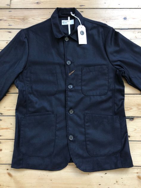 OFFERED BY TRUSTED AND ESTABLISHED EBAY SELLER: DARK NAVY BLUE FLANNEL CLASSIC BAKERS JACKET BY UNIVERSAL WORKS. OUTER - 60% WOOL 40% POLYESTER. SIZE LARGE. PIT TO PIT - JUST SHY OF 23 INCHES. BRAND NEW WITH TAGS. SOLD OUT. LAST ONE AVAILABLE. Rugged Clothes, Business Travel Outfits, Mens Fashion Wear, Blue Flannel, Mens Jackets Casual, Travel Outfits, Universal Works, Stylish Mens Outfits, Learn Guitar