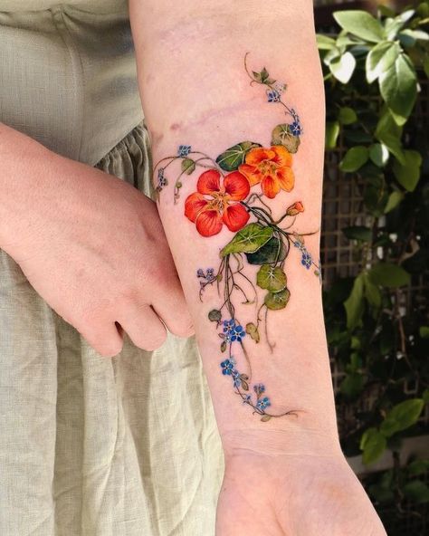 songeun shin (@song.e_tattoo) • Instagram photos and videos Nasturtium Tattoo, Best Feminine Tattoos, Nasturtium Flower, Botanical Tattoos, Tattoo Instagram, Vine Tattoos, Floral Tattoo Sleeve, Plant Tattoo, Botanical Tattoo