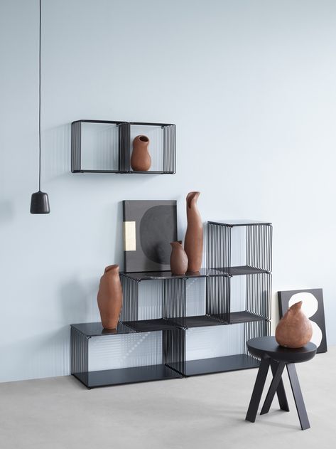 Panton Wire shelving system in Black with a black marble top panel Wire Bookshelf, Montana Furniture, Panton Chair, Modular Shelving, Verner Panton, Shelving Systems, Design Board, Wire Shelving, Century Furniture