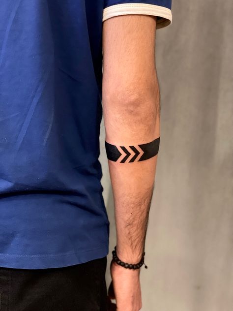 Arm band tattoo ideas @TemptInk_Tattoo_Studio https://instagram.com/temptink_tattoo_studio Japanese Arm Band Tattoos For Men, Arm Band Tattoo Designs, Band Tattoo Ideas, Tattoo Arm Band, Henna Men, Black Band Tattoo, Japanese Tattoo Words, Lion Forearm Tattoos, Leg Sleeve Tattoos