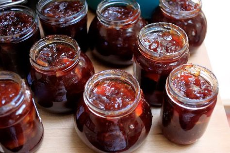 Rhubarb Cardamom, Date Jam, Vanilla Jam, Date Chutney, Pickled Vegetables Recipe, Jam Recipes Homemade, Foraging Recipes, Apple Jam, Fruit Preserves