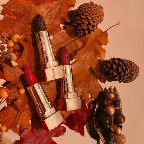 Autumn Cosmetics Photography, Cosmetics Photoshoot Ideas, Autumn Product Photography, Juice Photoshoot, Fall Product Photography, Autumn Lipstick, Thanksgiving Apple Cider, Blank Street, Fall Makeup Trend