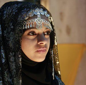 The Silver Jewelry of Oman « Learn To Bead Oman Women, Sultanate Of Oman, Arab Culture, Golden Triangle, Fine Silver Jewelry, Arabian Nights, Knot Earrings, Niqab, Day For Night