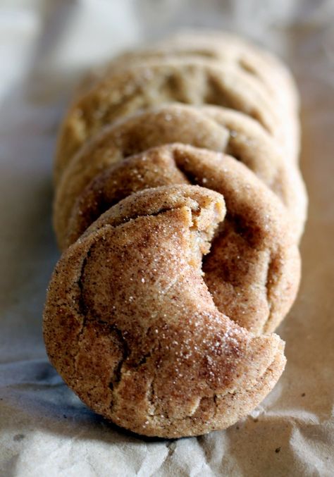 Brown Butter Snickerdoodle Cookies. "These are extraordinary...they taste like no other snickerdoodle in the world." Bbq Dessert, Snickerdoodle Cookies, Recipes Cookies, Think Food, Köstliche Desserts, Snickerdoodles, Yummy Sweets, How Sweet Eats, Brown Butter