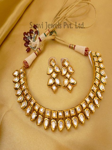 Elegant Kundan set. Bonney One Piece, Antique Jewellery Online, Kundan Jewellery Bridal, Perhiasan India, Free Nature, Kundan Set, Indian Jewelry Sets, Gemstones Jewelry, India Jewelry