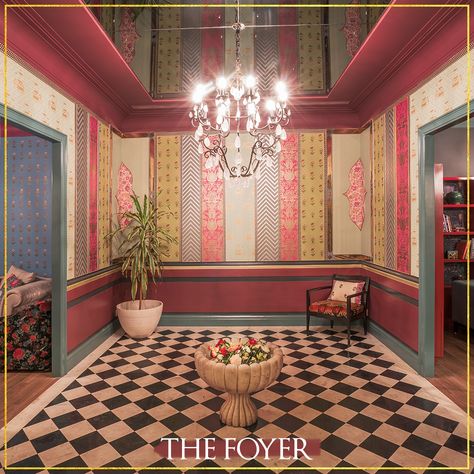 Boutique Clothing Store Design, Sabyasachi Mukherjee, House Wallpaper, Jewelry Store Design, Store Design Boutique, Silk Route, Asian Paints, Wallpaper Interior, Good Earth