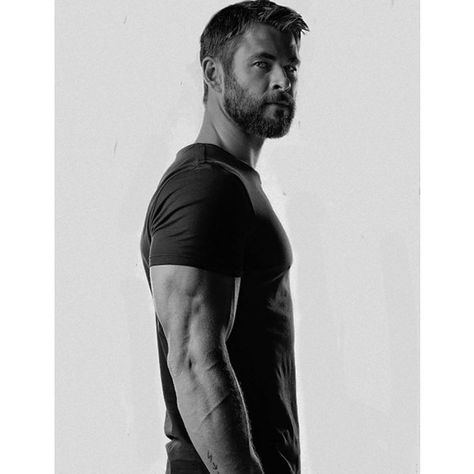 0 Man Side View, Male Drawing, Drawing Model, Hemsworth Brothers, Muscular Man, Chris Hemsworth Thor, Australian Actors, Poses References, Muscular Men