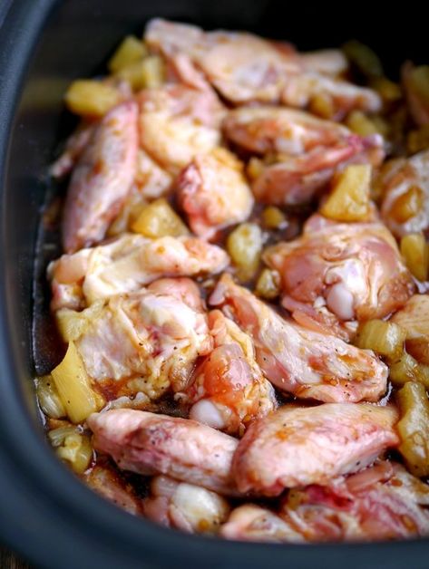 Pineapple Chicken Wings, Slow Cooker Party Food, Wings Slow Cooker, Chicken Wings Crockpot, Slow Cooker Chicken Wings, Chicken Main Dish Recipes, Chicken Wing Recipes Baked, Wing Recipe, Affordable Recipes