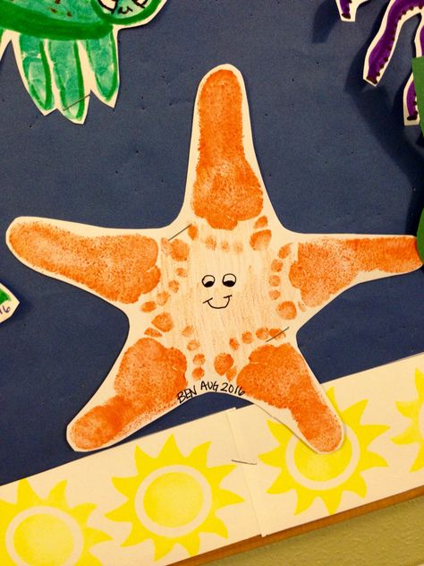 Footprint Starfish Tangaroa Activities, Starfish Handprint Craft, Starfish Footprint Craft, Summer Footprint Crafts, Fun Summer Crafts For Kids, Beach Crafts For Kids, June Crafts, Fun Summer Crafts, Footprint Crafts