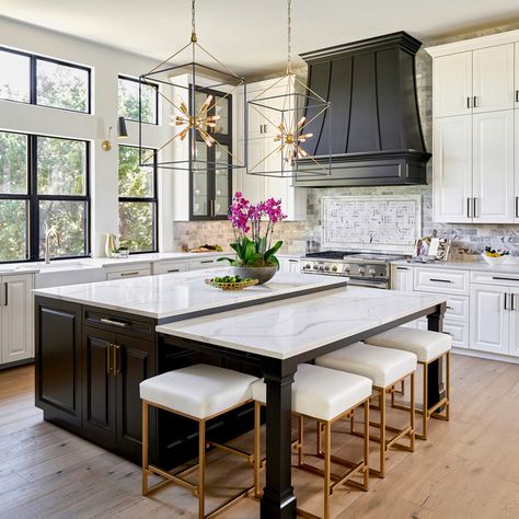 Purple Accent Design - Contemporary - Kitchen - Miami - by Freestyle Interiors | Houzz Black Island, Creative Interior Design, Painted Kitchen, New Kitchen Cabinets, White Kitchen Design, Transitional Kitchen, Stunning Kitchens, Kitchen Paint, Trendy Kitchen