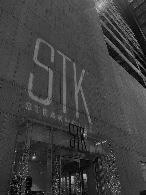 White New York Aesthetic, Steakhouse Aesthetic, Stk Steakhouse, Steakhouse Dinner, Black And White New York, New York Aesthetic, Dream Lifestyle, Nashville, Broadway Shows