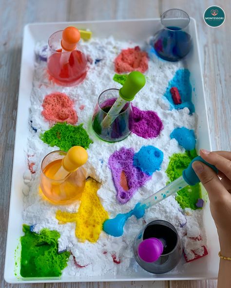 Fizzy Color Mixing Experiment, Science Week Toddler Activities, Food Coloring Science Experiments, Color Exploration Preschool, Science For Two Year Olds, Chemistry Preschool Activities, Science Week Activities For Babies, Color Mixing Activity Preschool, Preschool Mixing Colors Activity