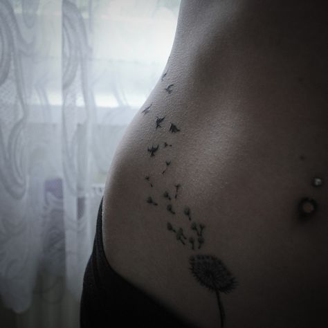 Again, like the idea, not the placement Dandelion Bird Tattoos, Good Tattoos, Flower Hip Tattoos, Black Bird Tattoo, Tattoos To Cover Scars, Dandelion Tattoo, Scar Tattoo, Cute Little Tattoos, Stomach Tattoos