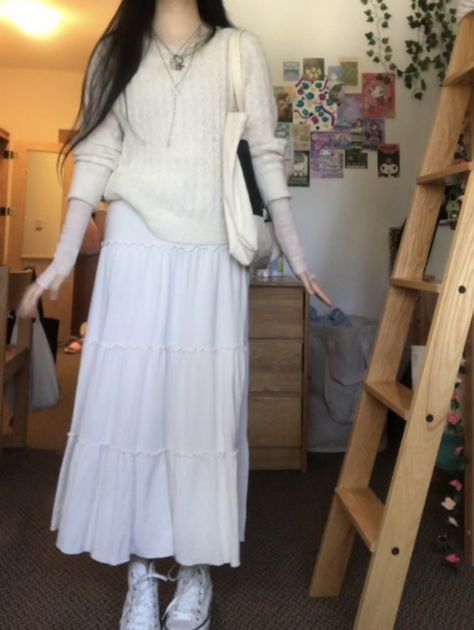 White Flowy Maxi Skirt Outfit, Long Skirt Japanese Style, Japanese Long Skirt Outfit, Sawako Outfits Inspired, Sawako Inspired Outfits, Japanese Long Skirt, Sawako Outfit Ideas, Cute Long Skirt Outfits, Modest Outfits Dresses