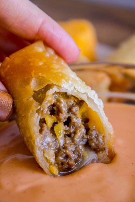 Cheeseburger Egg Rolls Recipe, Cheeseburger Egg Rolls, Egg Rolls Recipe, Homemade Egg Rolls, Yummy Fries, Resepi Ayam, The Food Charlatan, Food Charlatan, Egg Roll Recipes