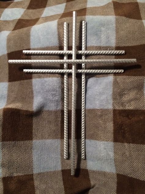 Cross Welding Projects, Rebar Crosses, Metal Crosses Welded, Rebar Welding Projects, Rebar Projects, Rebar Art, Welded Cross, Wood Crosses Diy, Welded Metal Projects