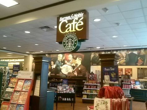 Barnes and Noble Café on Merritt Island. Early 2000s Coffee Shop, Barnes And Noble Aesthetic, Fall Nostalgia, Nora Jones, Nordstrom Cafe, 2000s Autumn, 2000s Fall, Village Coffee, Mom Fall