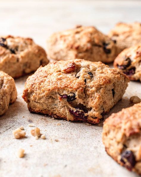 Whole Grain Scones, Whole Wheat Scones, Whole Wheat Scones Recipe, Cranberry Scones, Biscotti Recipe, Love Eat, Scone Recipe, Dried Cranberries, Refined Sugar Free