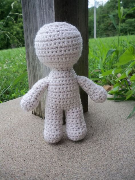 Crochet Dolls - use this pattern for the body and let your imagination do the rest! Crochet Doll Pattern, Love Crochet, Pattern Free, Crochet For Kids, Doll Pattern, Crochet Dolls, Amigurumi Doll, Doll Patterns, Crochet Doll