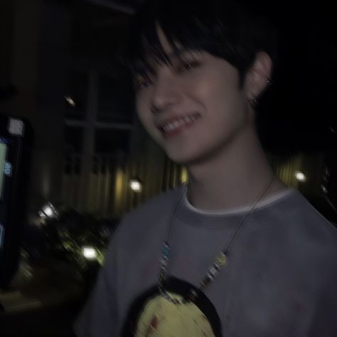 Beomgyu Blurry Pics, Kpop Blurry Icons, Blurry Pfp, Icons Dark Aesthetic, Picsart Tutorial, Dream Chapter Star, Moa Collection, Kpop Pfp, Dark Pictures