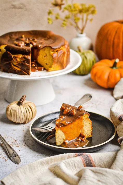 Pumpkin Basque Cheesecake | Foodtalk Blueberry Lemon Cheesecake, Burnt Cheesecake, Basque Cheesecake, Sugar Spice And Everything Nice, Yummy Cheesecake, Pumpkin Spice Lattes, How To Make Pumpkin, Easy Cheesecake, Pumpkin Pecan