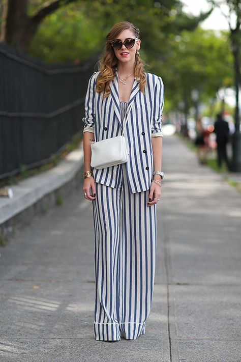 love <3 Womens Suit Outfits, Striped Suit, New York Street Style, Fashion Week Spring 2014, Nyfw Street Style, Stripe Outfits, Fashion Articles, Ny Fashion, Spring Street Style