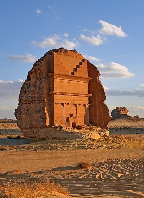 Hegra Saudi Arabia, Saudi Arabia Nature, Madain Saleh, Life In Saudi Arabia, Iran Tourism, City Of Petra, Persian Architecture, Dark Sun, Rose Gardens