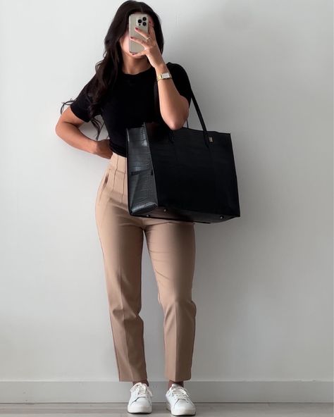 Modeling Clothes, Orientation Outfit, Corporate Girly, Business Casual Jeans, Cute Professional Outfits, Rib Cardigan, Look Zara, Work Outfit Office, Casual Work Outfits Women