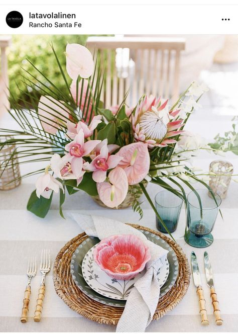 Tropical Romantic Wedding, Tropical Wedding Centerpieces, Hacienda Wedding, Tropical Wedding Inspiration, Floral Bridesmaid Dresses, Tropical Bridal Showers, Floral Bridesmaid, Organic Wedding, Flower Studio