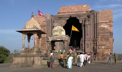 10 Best Historical Places of Madhya Pradesh Temple India, Jain Temple, Haridwar, Sunset City, Grand Mosque, Hindu Temple, Madhya Pradesh, Historical Place, Varanasi