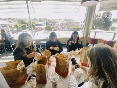 maccas macdonalds mcdonald’s hangout friends breakfast lunch dinner inspo aesthetic film camera school group food Maccas Run Aesthetic, School Lunch Room Aesthetic, Lunch With Friends Aesthetic, Group Breakfast, Lunch Table, Takeout Food, Ladies Who Lunch, School Cafeteria, Clubbing Aesthetic