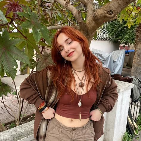 buse ❀ (@buseksc) • Instagram photos and videos Hippie Aesthetic, Ginger Girls, Lily Evans, Mia 3, Marauders Era, Hair Inspo Color, Swaggy Outfits, Ginger Hair, Hippie Style